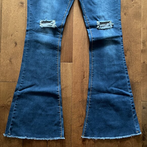 Color 3 Collections Women's Blue Medium Wash Distressed Flare Demin Jean, Size S - Picture 6 of 11